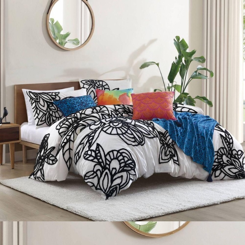 NEW Rochelle Porter Wild Out White and Black Embroidered Bedding Set Duvet King